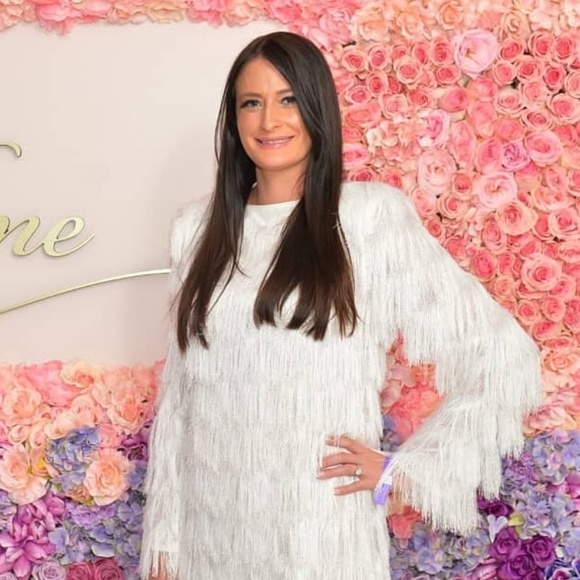 Meet your Posher, Lauren - Picture 1 of 2